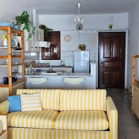 Apartament Louis And Melitsaha